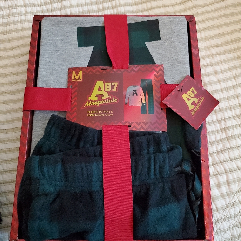Aerpostale Fleece PJ Gift set Medium